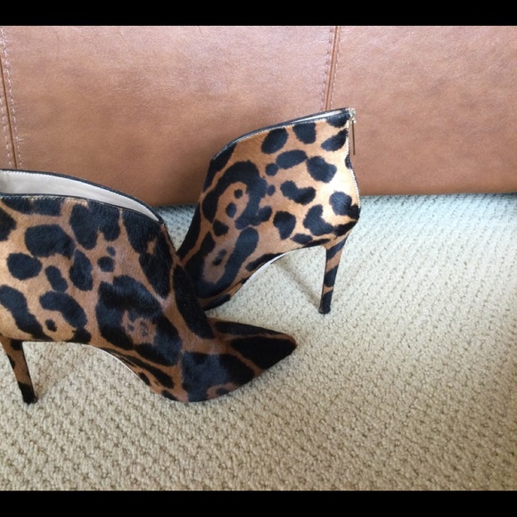 Tamara Mellon Charge Brown Leopard print Booties size 36 - Picture 7 of 12